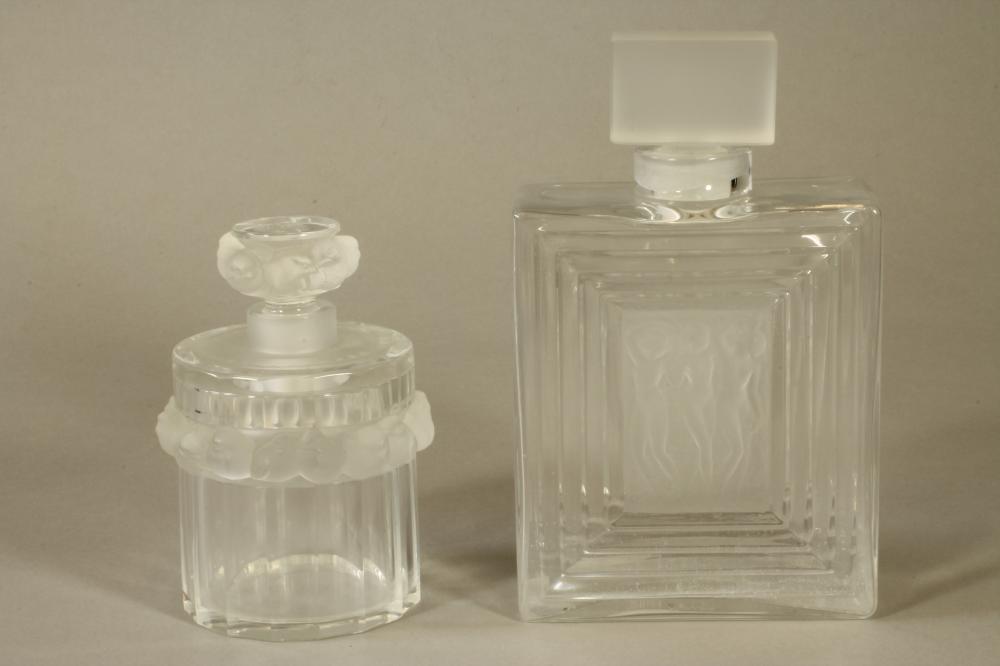 A LALIQUE GLASS FLACON Image