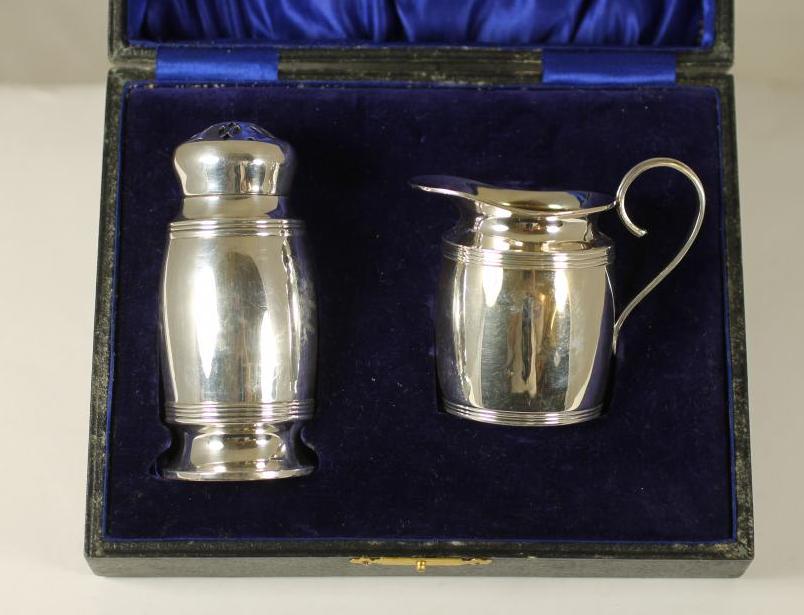 A SILVER STRAWBERRY SET Image