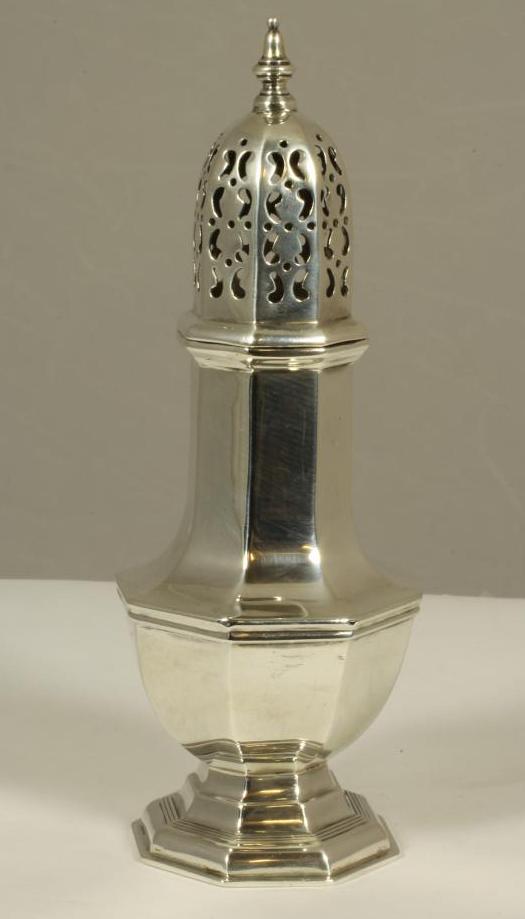 AN EDWARDIAN SILVER SUGAR CASTOR Image