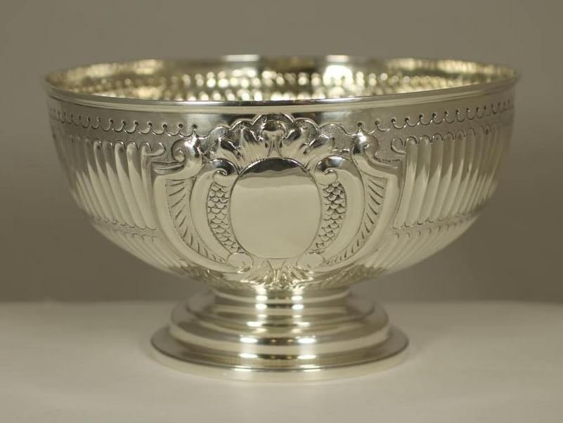 A GEORGE IV SILVER ROSE BOWL Image