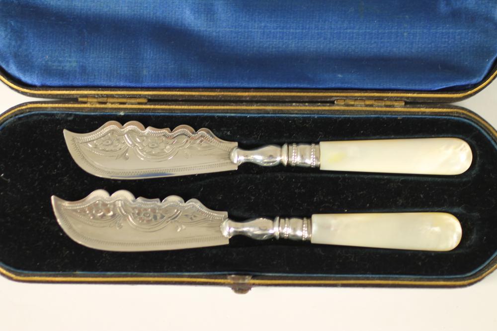 A PAIR OF VICTORIAN SILVER BUTTER SPADES Image