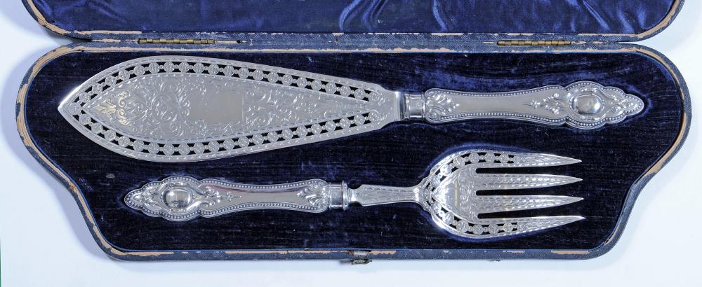 A PAIR OF VICTORIAN SILVER FISH SERVERS Image