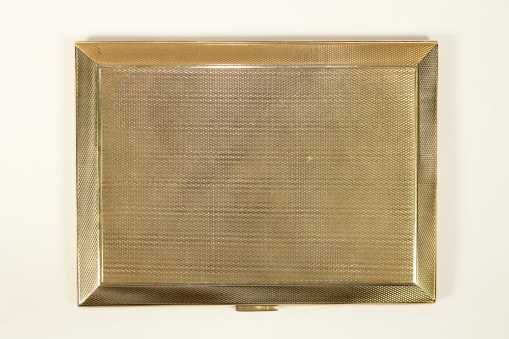 A GEORGE V 9CT GOLD CIGARETTE CASE Image