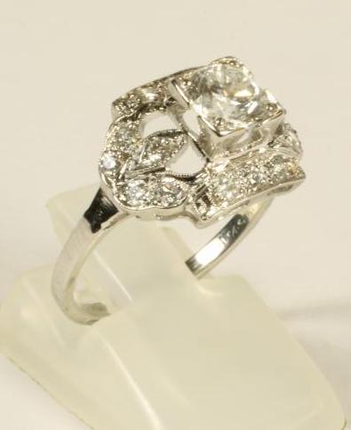 AN ART DECO STYLE DIAMOND DRESS RING Image