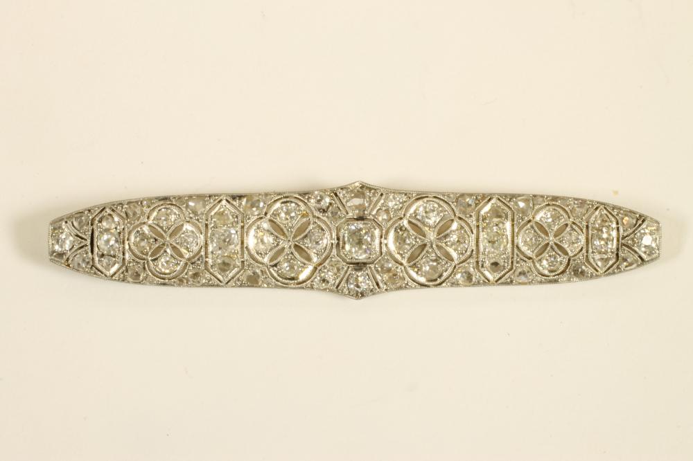AN ART DECO DIAMOND PANEL BROOCH Image