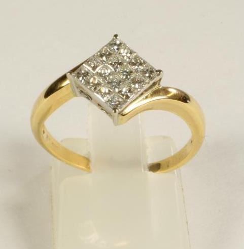 A DIAMOND CLUSTER RING Image