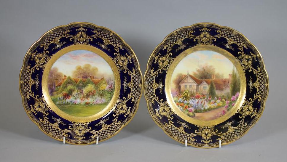 A ROYAL WORCESTER CHINA CABINET PLATE Image