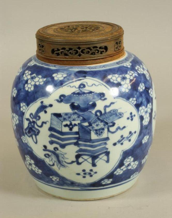 A CHINESE PORCELAIN GINGER JAR Image
