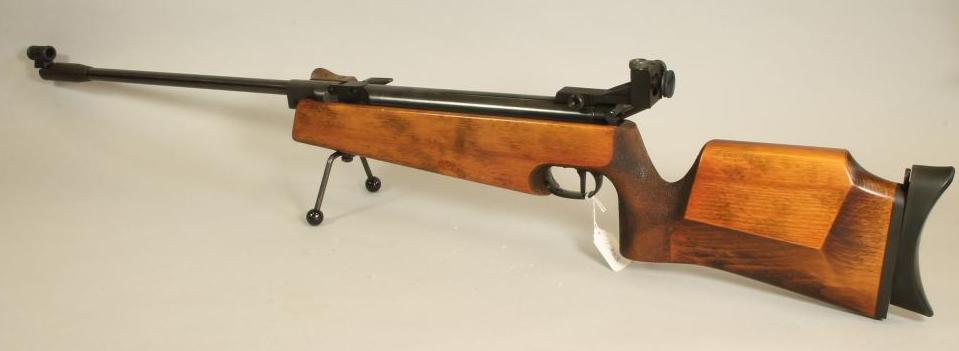 A WALTHER LGR TARGET AIR RIFLE Image