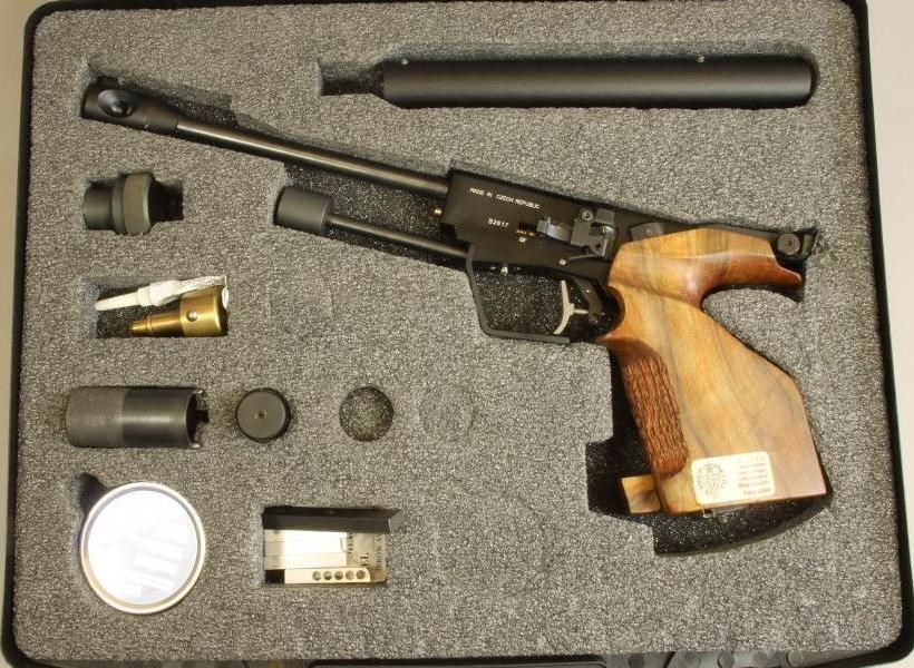 A BRNO AERON B96 .177 TARGET AIR PISTOL Image