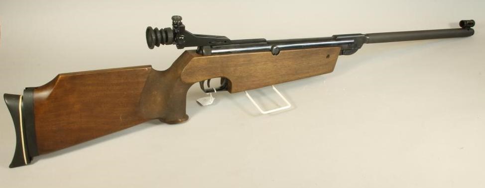AN ORIGINAL MODEL 66 BREAK BARREL .177 TARGET AIR RIFLE Image