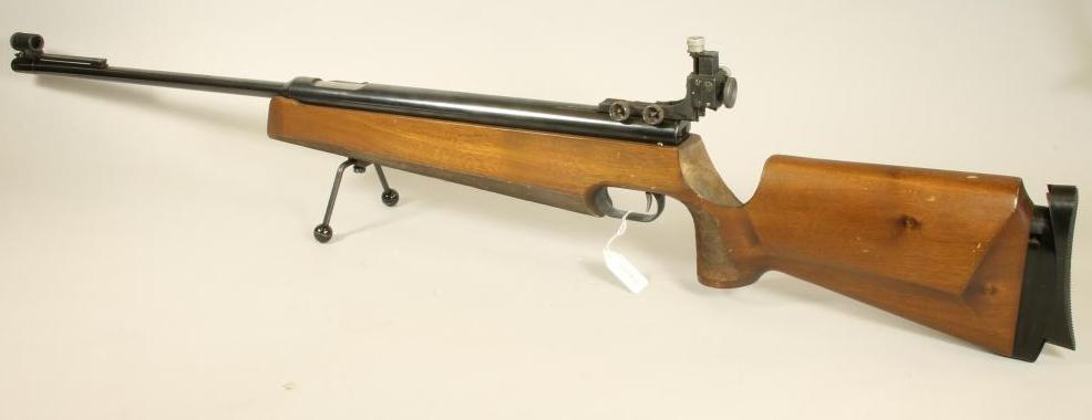 AN ANSCHUTZ MATCH MODEL 250 .177 TARGET AIR RIFLE Image