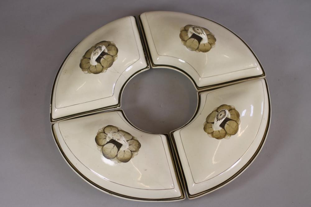 A CREAMWARE SUPPER SET Image