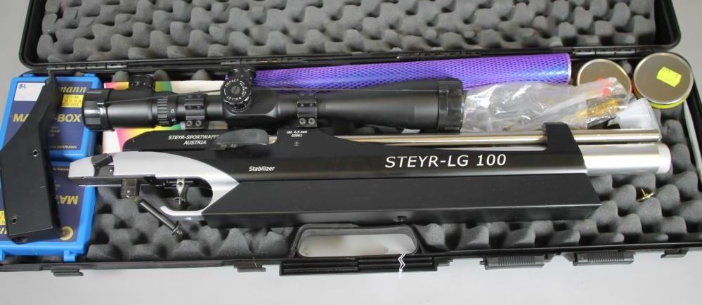 A STEYR SPORTWAFFEN LG 100 .177 TARGET AIR RIFLE Image