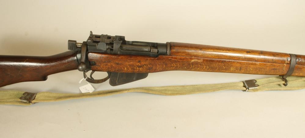 A DEACTIVATED LEE ENFIELD NO.4 MK1 FTR RIFLE Image