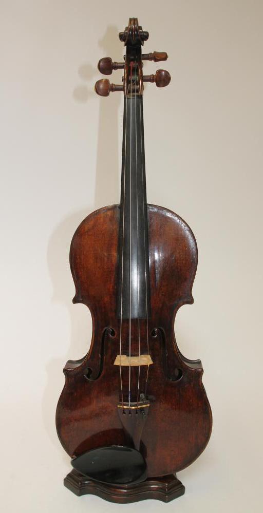 A VIOLIN Image