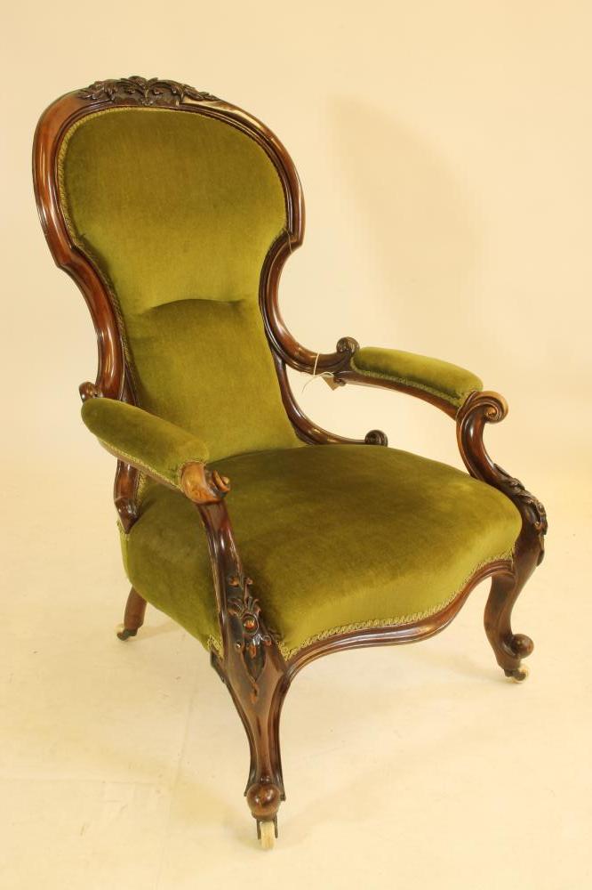 A VICTORIAN WALNUT FRAMED SALON CHAIR Image