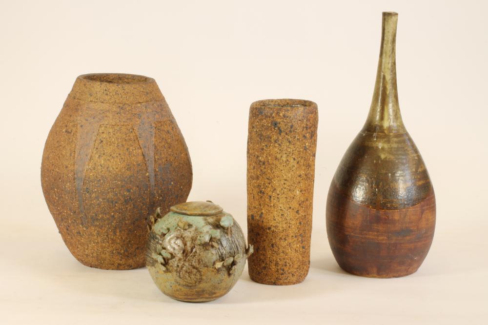 A SMALL COLLECTION OF STUDIO POTTERY Image