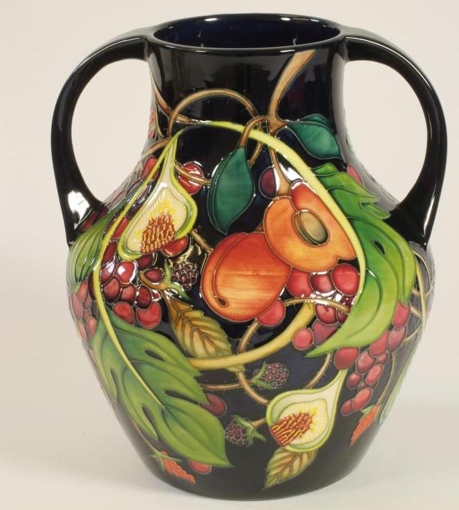 A MOORCROFT POTTERY VASE Image