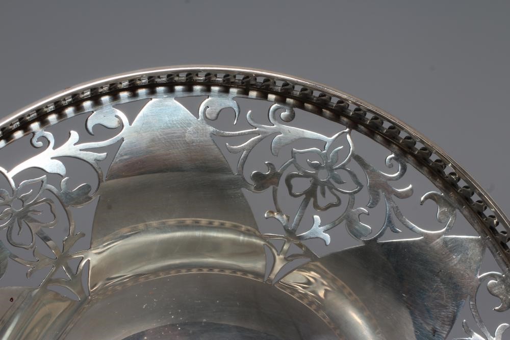 A GEORGE V SILVER PEDESTAL TAZZA by J Rodgers & Sons Ltd. Image