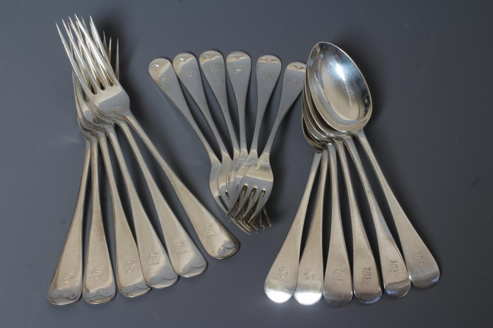 A GEORGE V SILVER OLD ENGLISH PATTERN PART TABLE SERVICE by John Round & Son Ltd. Image