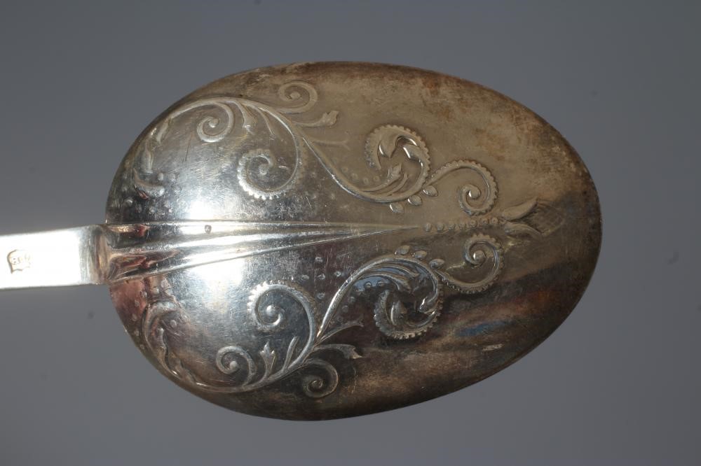 A LATE VICTORIAN BRITANNIA STANDARD SILVER DOG NOSE RAT TAIL PATTERN SPOON by Thomas Bradbury, Image