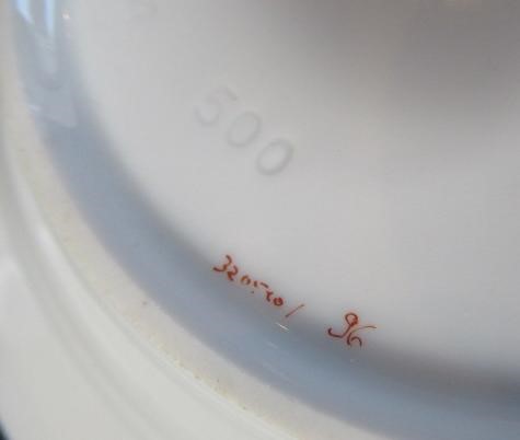 A COLLECTION OF MEISSEN DRAGON PATTERN PORCELAIN Image