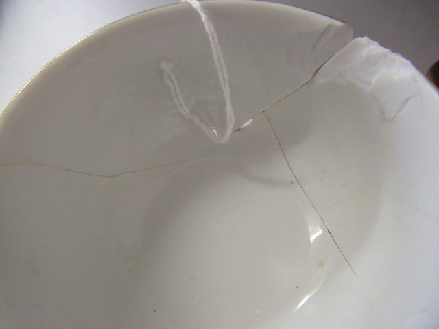 A COLLECTION OF MEISSEN DRAGON PATTERN PORCELAIN Image