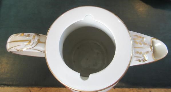 A COLLECTION OF MEISSEN DRAGON PATTERN PORCELAIN Image