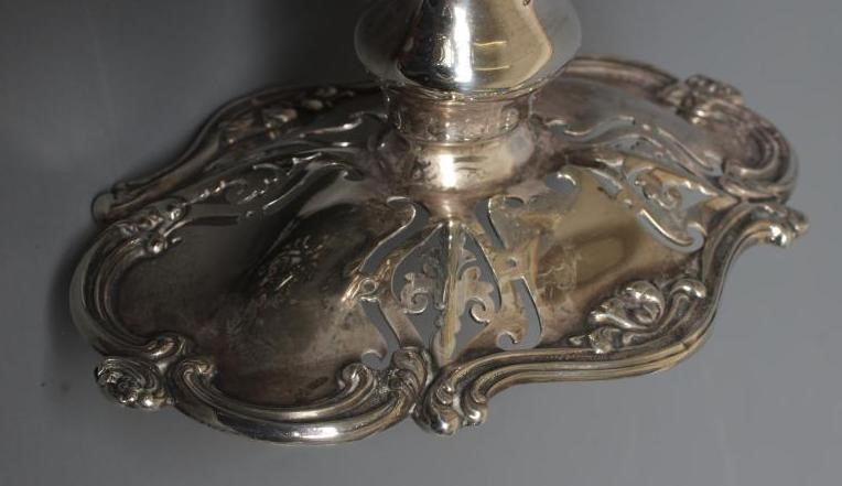 AN EDWARDIAN SILVER PEDESTAL DISH by Goldsmith's & Silversmith's Ld. Image