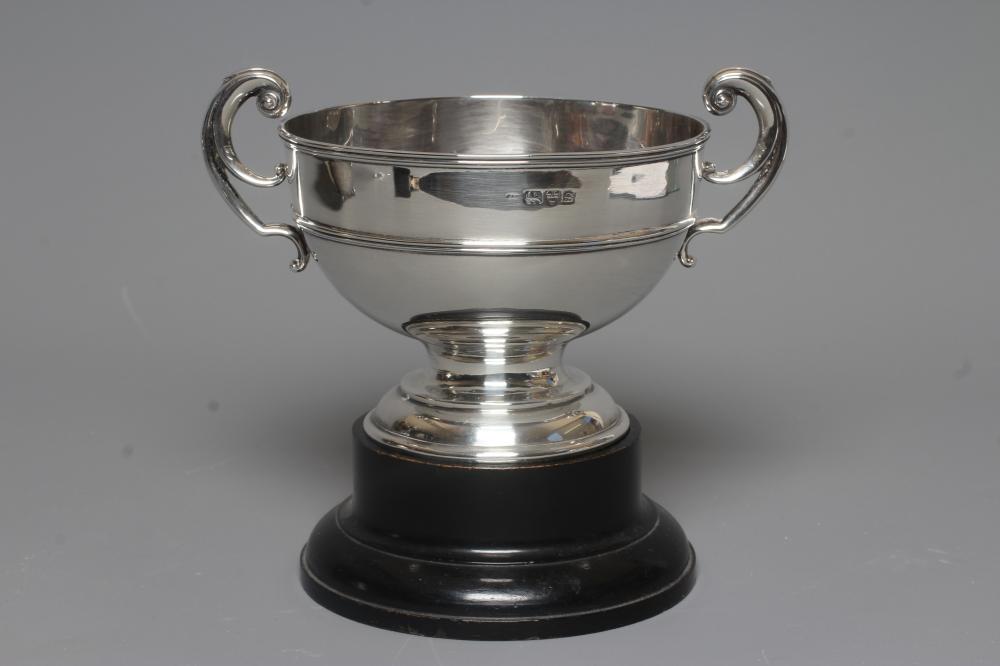 AN EDWARDIAN SILVER SMALL TROPHY ROSE BOWL Image