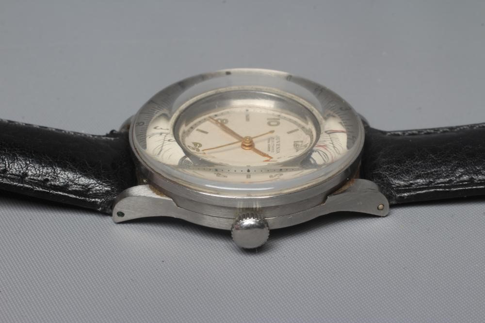 A JUVENIA ARITHMO WRISTWATCH Image