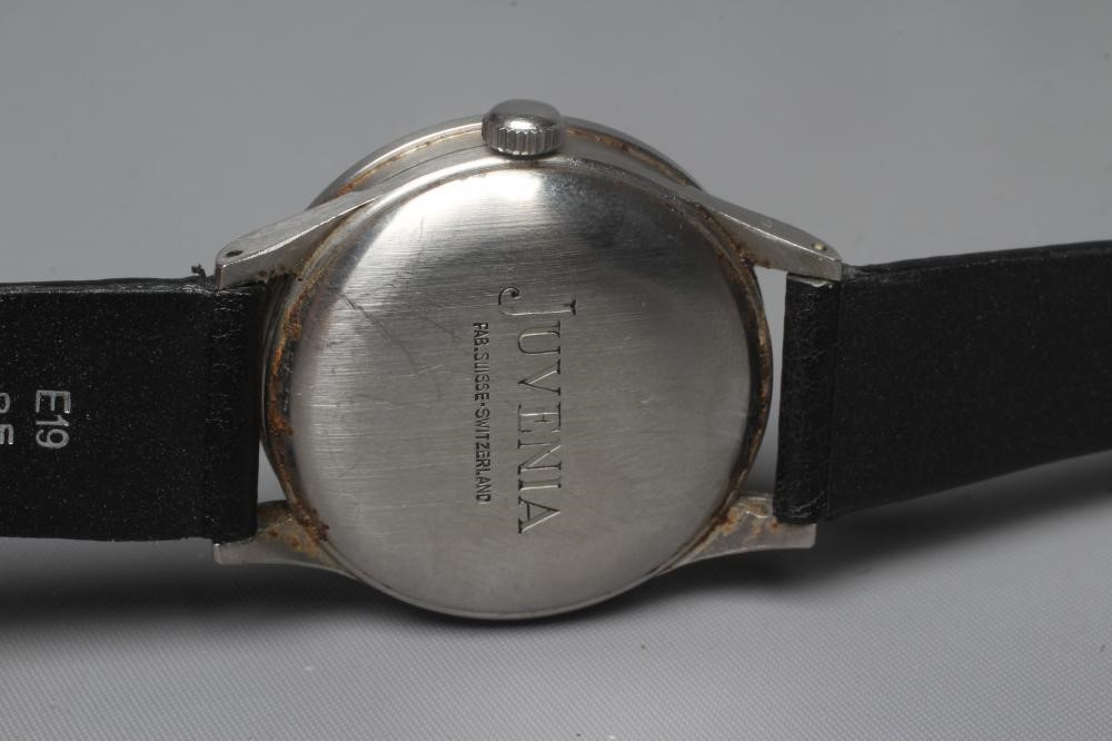 A JUVENIA ARITHMO WRISTWATCH Image