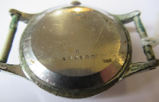 A GENTLEMAN'S JAEGER-LECOULTRE WRISTWATCH Image