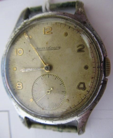 A GENTLEMAN'S JAEGER-LECOULTRE WRISTWATCH Image