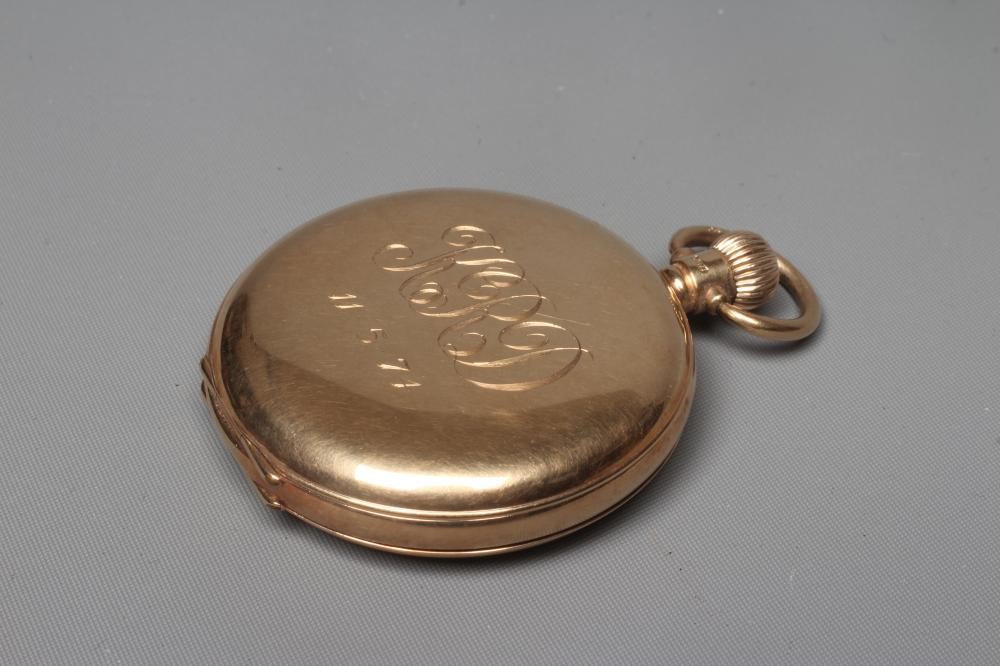 A 9CT GOLD WALTHAM TOP WIND HUNTER POCKET WATCH Image