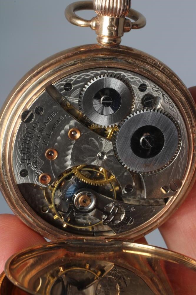 A 9CT GOLD WALTHAM TOP WIND HUNTER POCKET WATCH Image