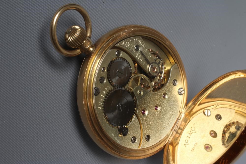 AN 18CT GOLD OMEGA TOP WIND POCKET WATCH Image