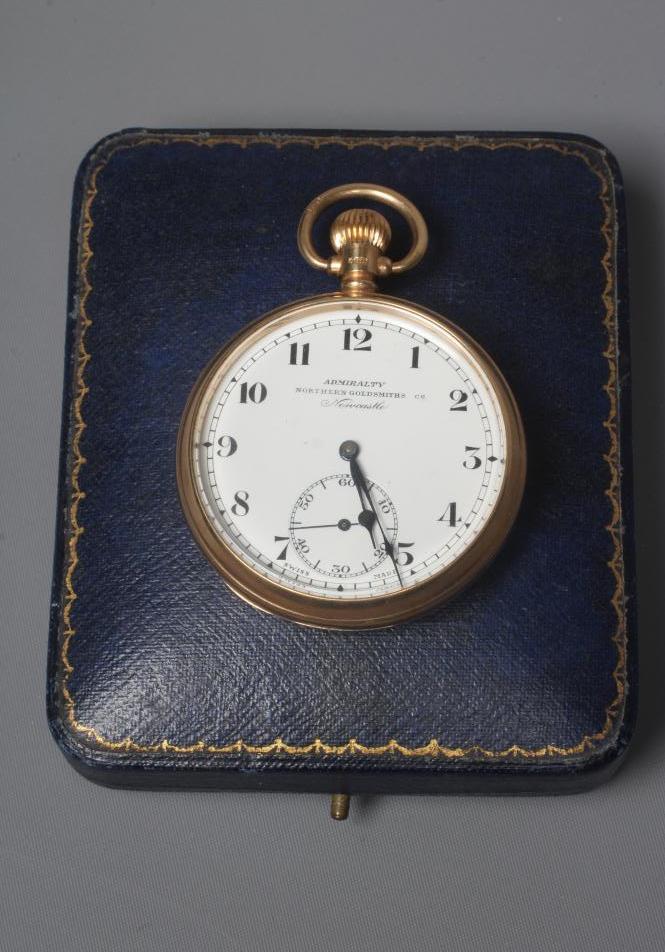 A 9CT GOLD TOP WIND POCKET WATCH Image