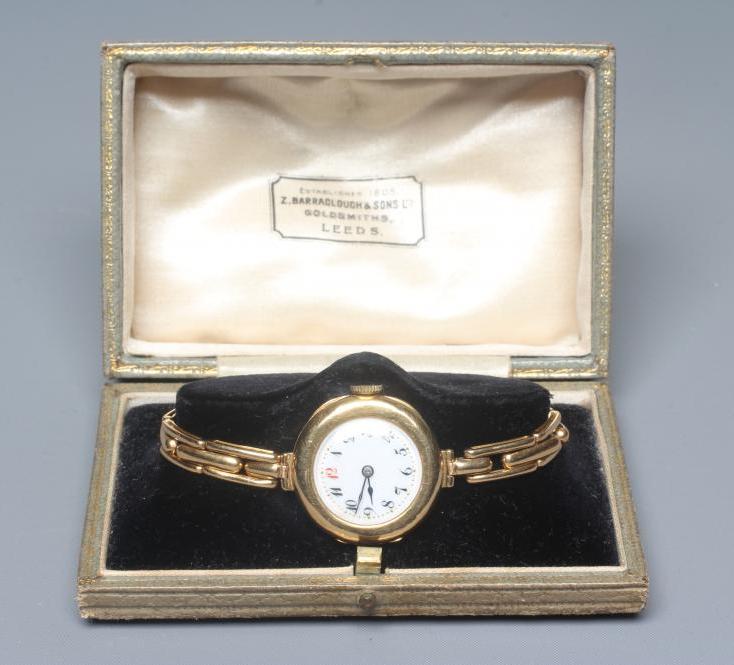 A LADY'S 18CT GOLD WRISTWATCH Image