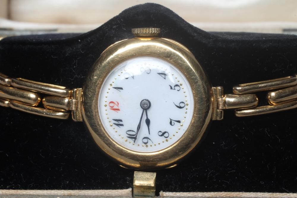 A LADY'S 18CT GOLD WRISTWATCH Image