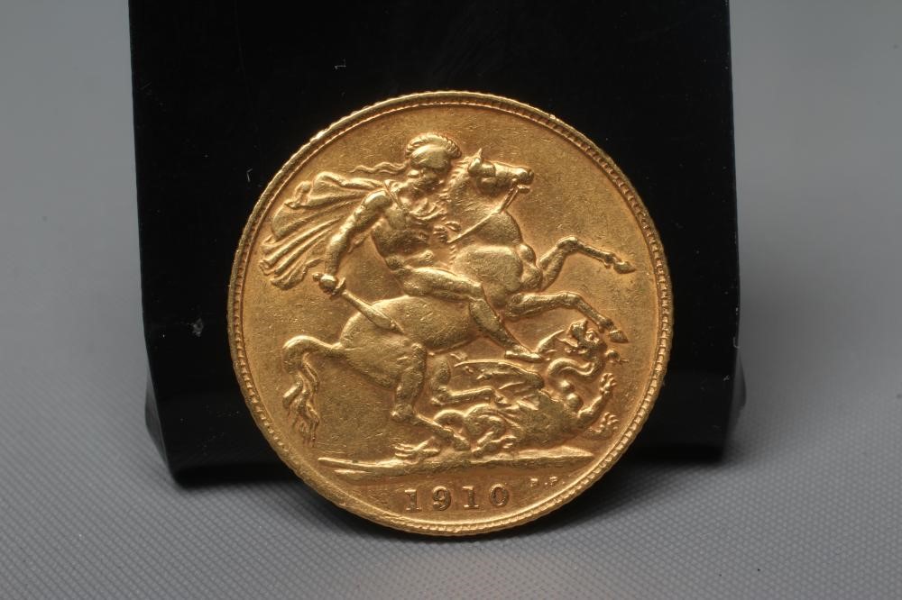 AN EDWARD VII SOVEREIGN, 1910, 8g (Est. plus 20% premium) Image