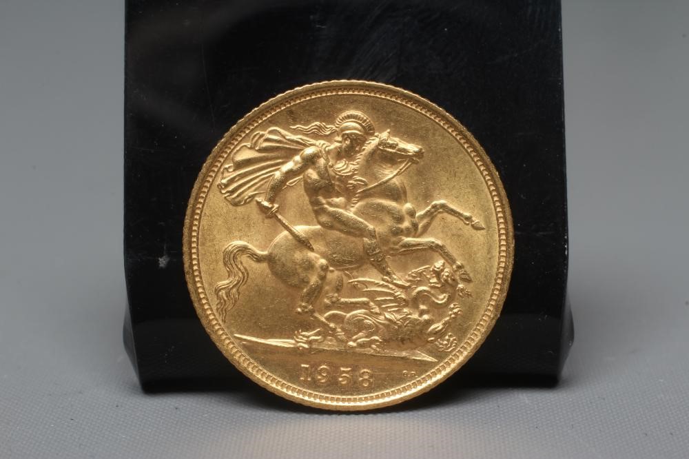 AN ELIZABETH II SOVEREIGN, 1958, 8g (Est. plus 20% premium) Image