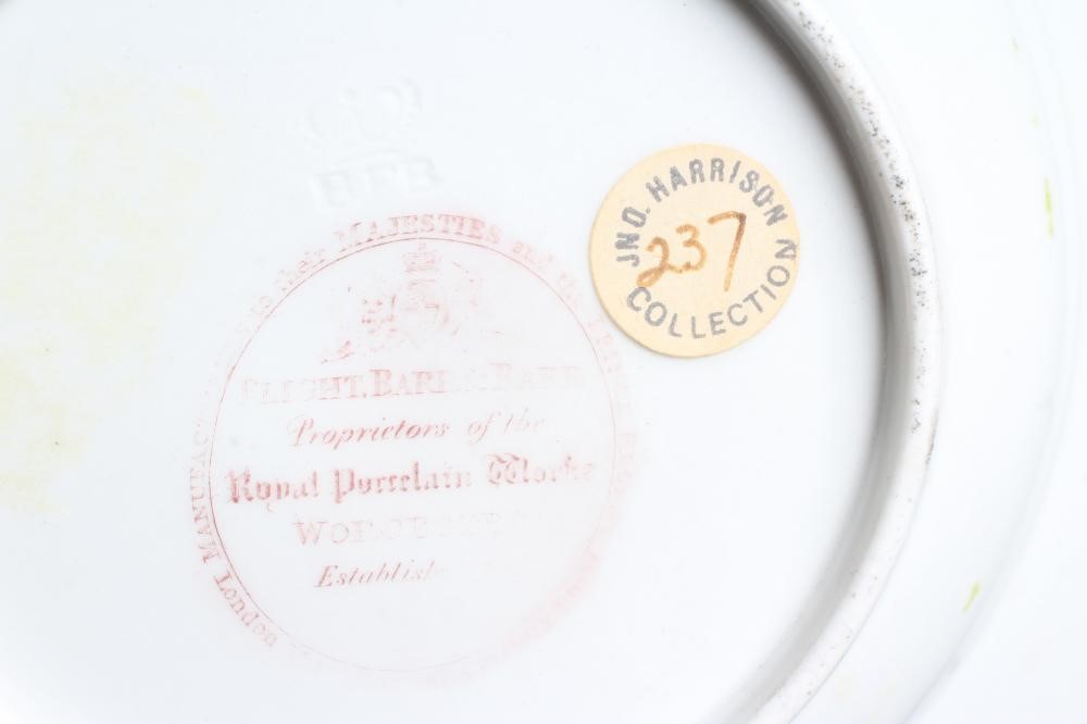 A PAIR OF WORCESTER PORCELAIN TEA BOWLS AND SAUCERS painted in underglaze blue and gilded with Image