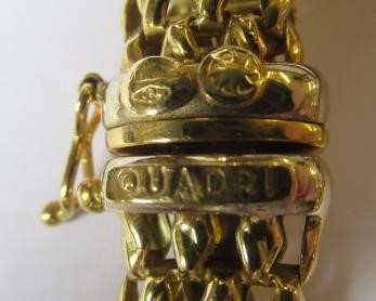 A QUADRI MESH BRACELET TO MATCH THE PREVIOUS LOT, stamped 750 Vincenzi *QUADRI, with slide clasp and Image