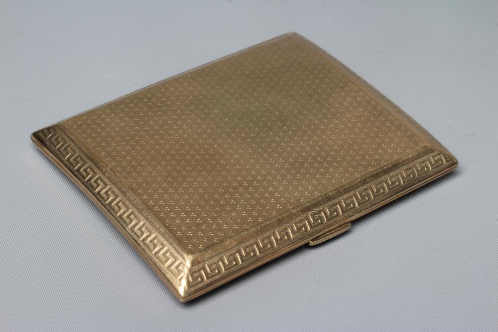 A GEORGE V 9CT GOLD CIGARETTE CASE Image