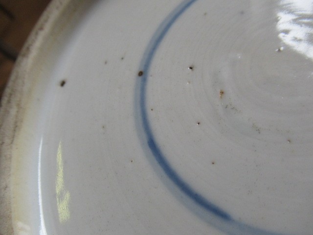 A CHINESE IMARI PORCELAIN JAR painted in underglaze blue and over painted in iron red and burnt Image