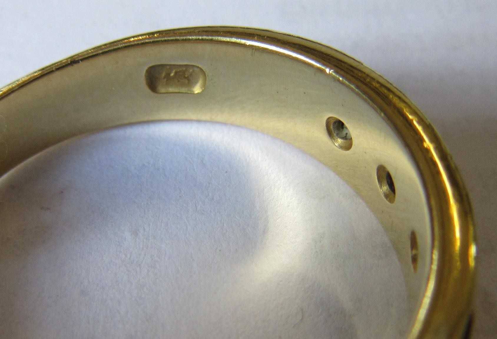 A GENTLEMAN'S DIAMOND HALF HOOP ETERNITY RING Image