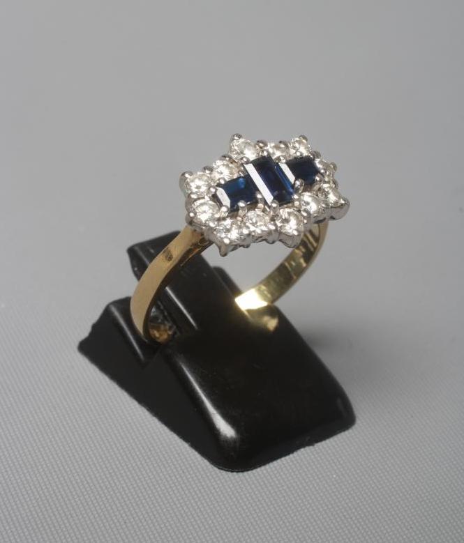 A SAPPHIRE AND DIAMOND DRESS RING Image