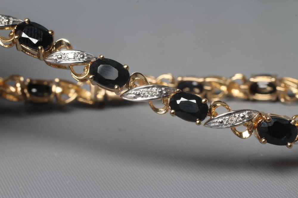 A SAPPHIRE AND DIAMOND BRACELET Image